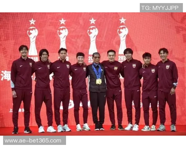 徐根宝寄语海港俱乐部助力国家队培养优秀球员共同迈向世界杯梦想