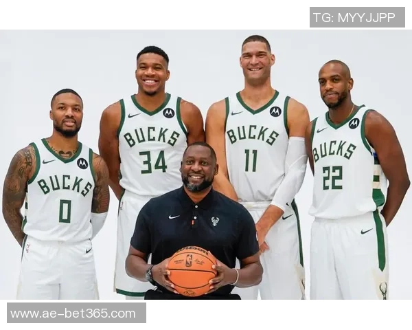 张佳玮深度解析雄鹿队的阵容构建与字母哥的支持体系 张佳玮深度解析雄鹿队的阵容构建与字母哥的支持体系