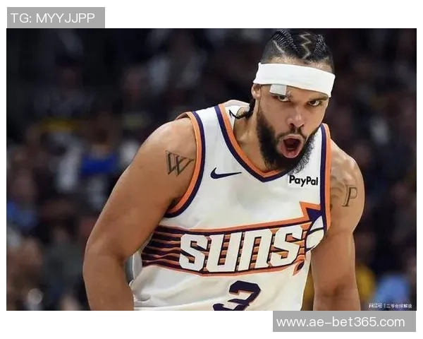 布克首节表现惊艳三分球全中助力球队轻松领先