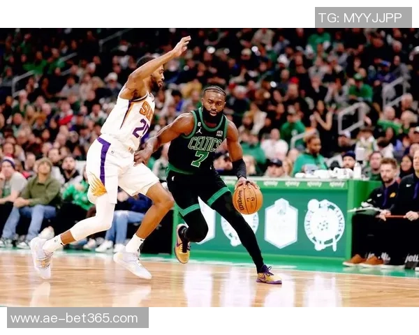 杰伦布朗若保持场均3007分将创队史单季得分新高 杰伦布朗若保持场均3007分将创队史单季得分新高