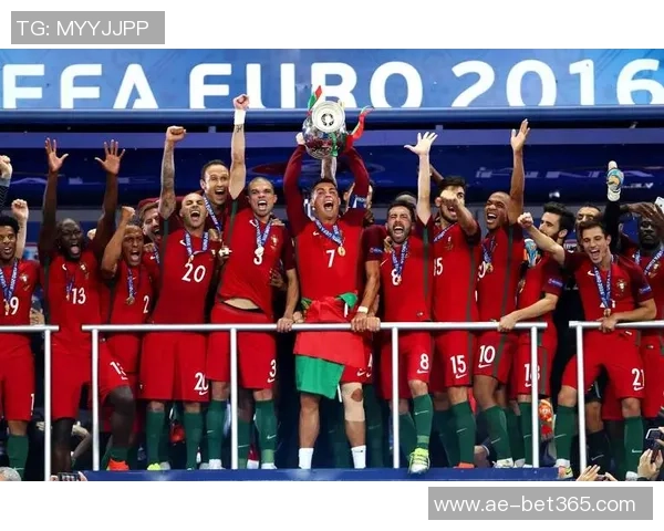 C罗引领葡萄牙足球崛起从无冠到大赛三冠与六次世界杯的辉煌历程 C罗引领葡萄牙足球崛起从无冠到大赛三冠与六次世界杯的辉煌历程